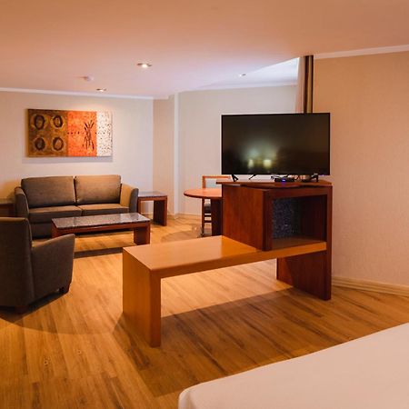 Hotel Mirabel ケレタロ エクステリア 写真