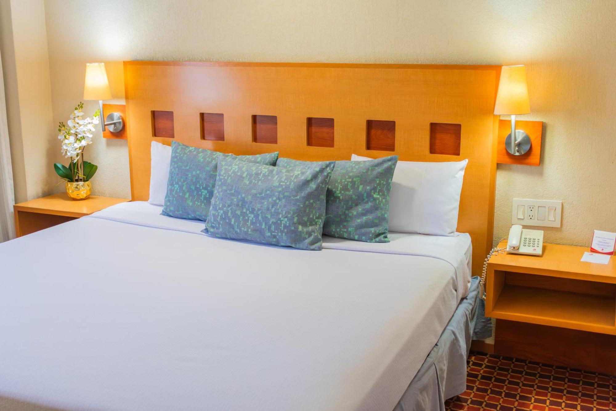 Hotel Mirabel ケレタロ エクステリア 写真