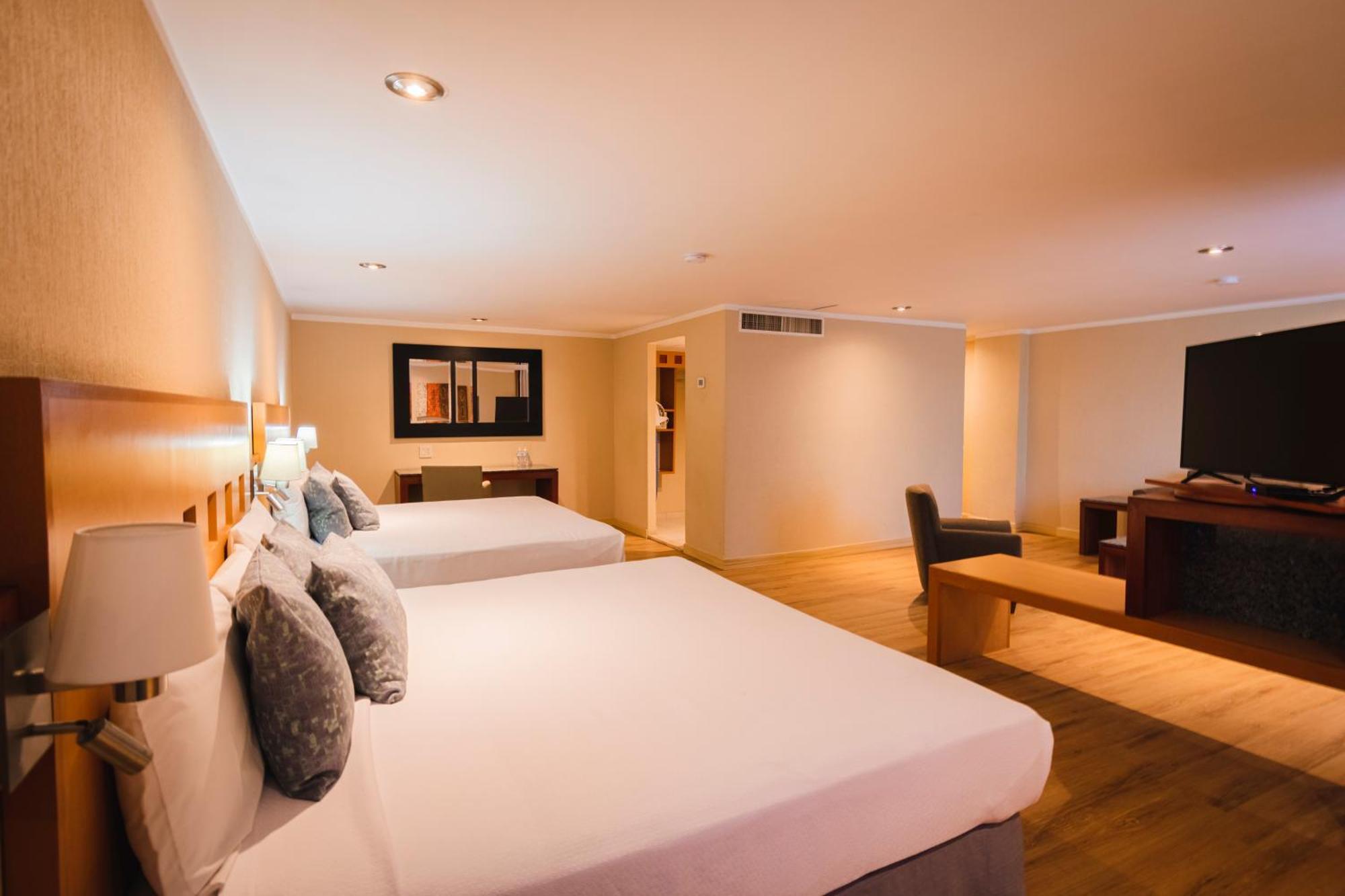 Hotel Mirabel ケレタロ エクステリア 写真