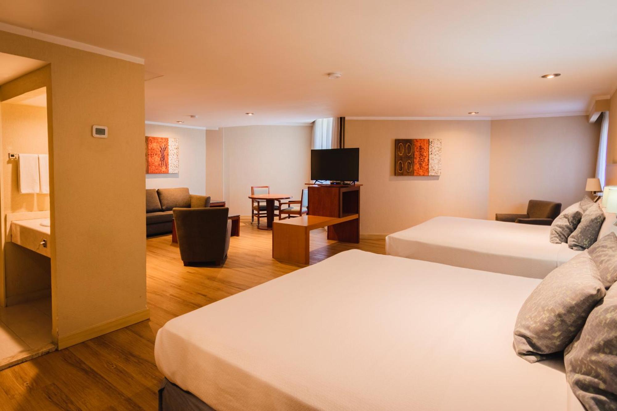 Hotel Mirabel ケレタロ エクステリア 写真
