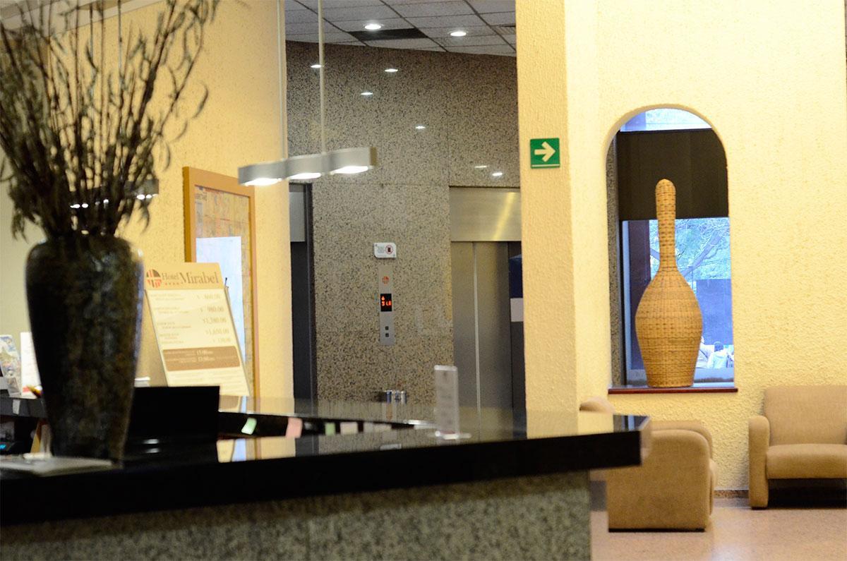 Hotel Mirabel ケレタロ エクステリア 写真
